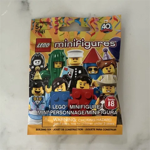 LEGO Minifigures Series 18 71021 Mystery Bag Foil Pack, 1-Piece Minifigure