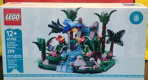LEGO 40782 Tropical Rainforest Diorama Limited Edition Set 299 pcs 12+