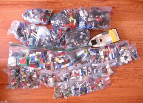 6 lbs. of Sorted and Mixed Lot Bags of Assorted Lego Pieces (See Pictures)