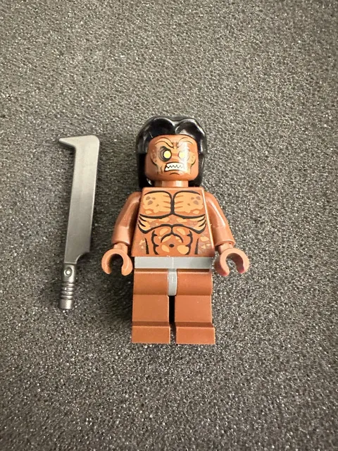 LEGO Lurtz Uruk-Hai Leader (9476) Minifigure - Orc Forge - Two Towers - New