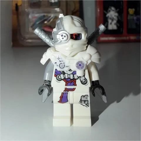 LEGO NINJAGO 5004938 White Nindroid Bricktober 2017 