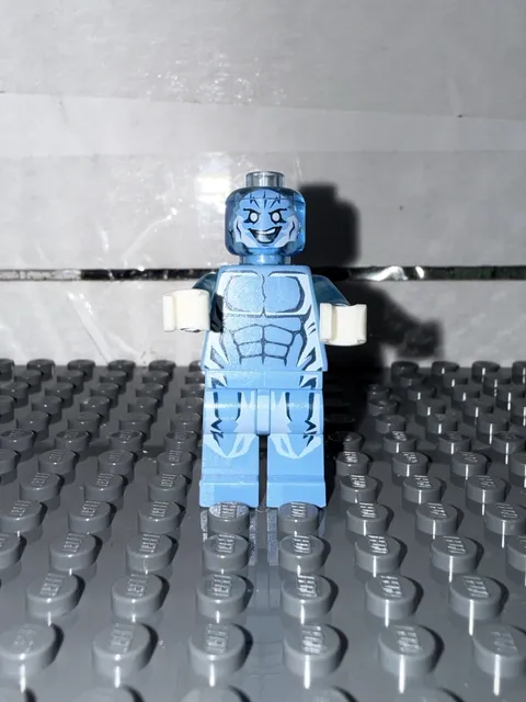 Lego Sh0105 - Electro - Medium Blue Outfit, Trans-Medium Blue Head