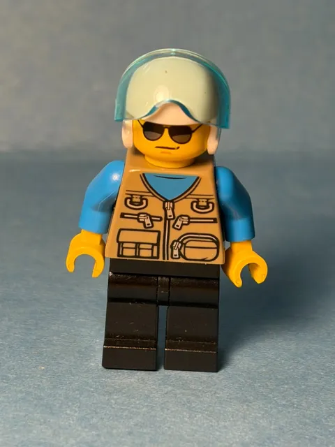 LEGO City Minifig cty1082 - Helicopter Pilot - Light Scratches/Crack on Side