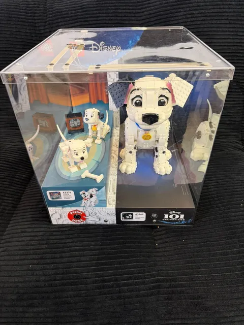 LEGO Target display Disney 43269 101 Dalmatians Puppy & 43271 Lucky & Penny 101