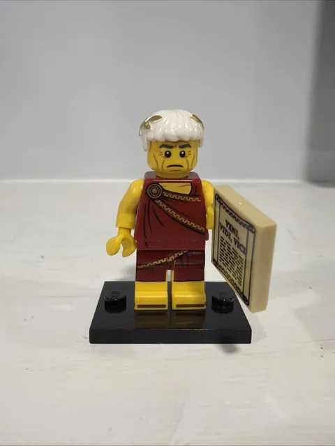 LEGO 71000 Collectible Minifigures Series 9 Roman Emperor