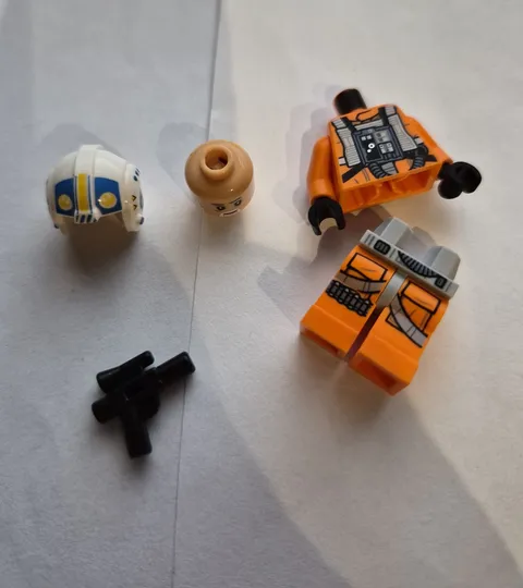 LEGO Star Wars Carson Teva Minifig - New Republic X-Wing 75460 NEVER ASSEMBLED