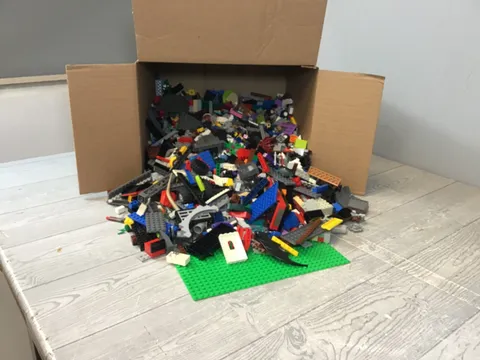 LEGO Bulk Lot 10 Lbs Assorted Mixed Bricks Pieces Parts Green Baseplate Wheels