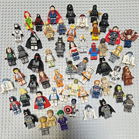 LEGO Star Wars/Marvel/DC 1 RANDOM Minifigure (READ)