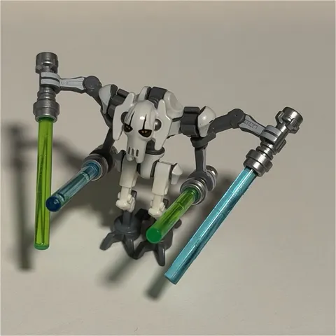 LEGO Star Wars General Grievous Minifigure w/ 4 Lightsabers