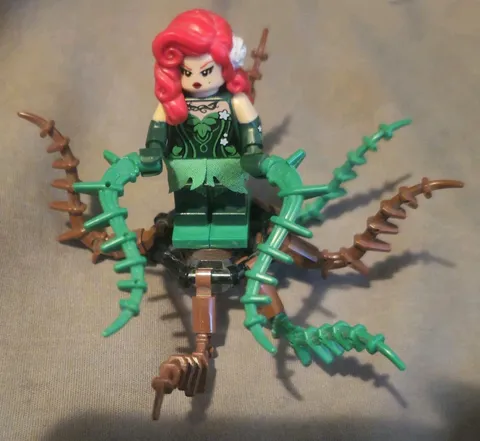 LEGO Poison Ivy Mini Figure 70908 MINIFIG Batman Villain Missing Pieces 