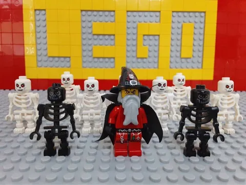 LEGO Castle Minifigure 10-Piece Skeleton Skeleton Warrior Wizard Set
