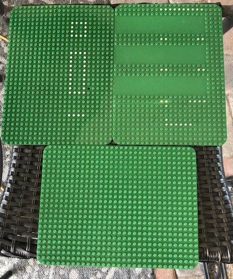 Vtg LEGO Green Baseplate Lot - White Dots Pattern & Solid, 24 X 32 Rounded- READ