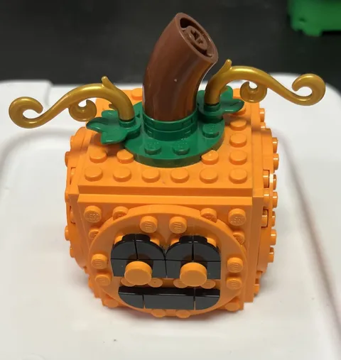 Lego Jack-O-Lantern Set