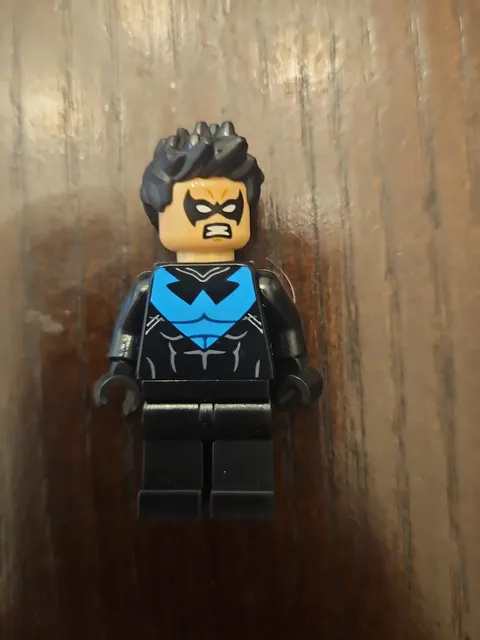LEGO DC Super Heroes Nightwing Minifigure Rare Authentic