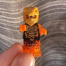 Lego Ninjago Cole (golden dragon) no wings. (Great condition)