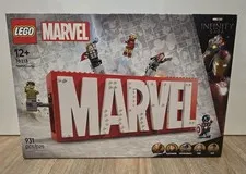 LEGO Marvel Logo & Minifigures 