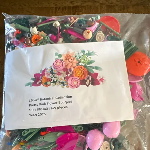 LEGO Botanical Collection Pretty Pink Flower Bouquet Set 10342