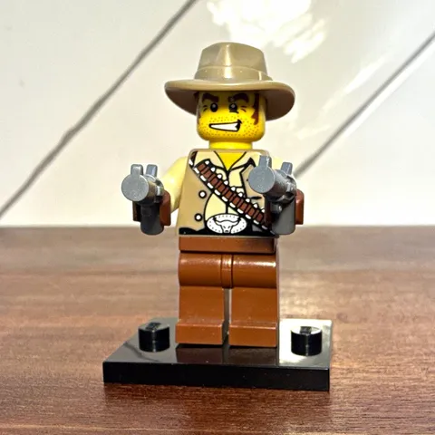 LEGO Minifigure Series 1 Cowboy COL016 8683 Complete w/ Guns & Stand 2010