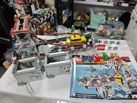 LEGO76057 Spider-Man Web Warriors Ultimate Bridge Battle With Instruction/No box