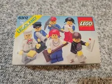 Lego Legoland Classic Town Minifigures Set 6302  New OPEN BOX. DAMAGED BOX.