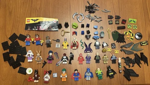LEGO DC Batman Minifigure & Parts Lot – Batman, Joker, Superman, Harley Quinn