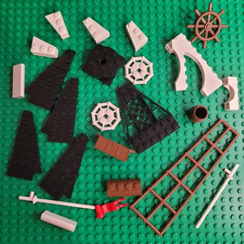 LEGO Armada Flagship 1996 Set 6280 Lot Pre-2004 Parts 4790a 30036 6057 2489 More