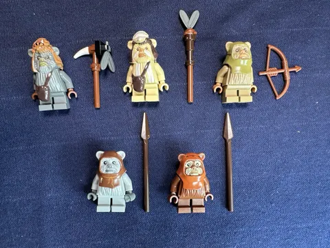 LEGO Star Wars Ewok Village 10236 Ewok Minifigure Lot Of 5 & Accessories