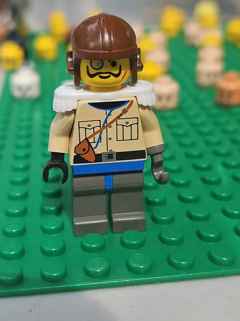 LEGO Adventurers Minifig Baron Von Barron Minifigure with Brown Flight Helmet