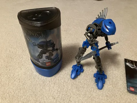 LEGO BIONICLE: Rahkshi Guurahk (8590) Complete with Instructions in Canister