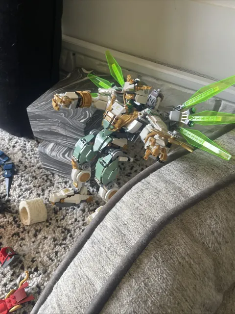 Lego Lloyd mech 