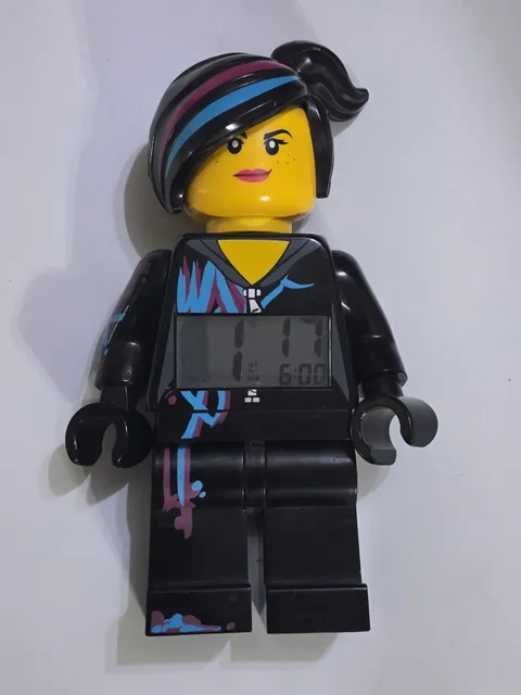 Lego Movie Wyldstyle Lucy Character minifigure Shaped  alarm clock Tested