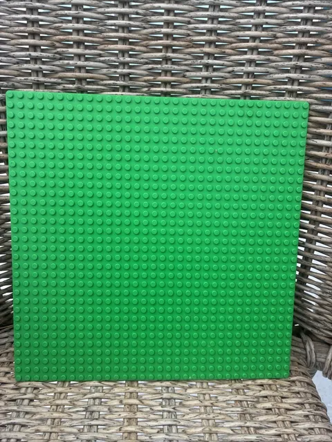LEGO 3811 Baseplate 32x32 Bright Green x1 10 inches Genuine