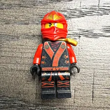 LEGO NINJAGO Red Ninja Minifigure with Gold Shoulder Armor, Plastic Figure