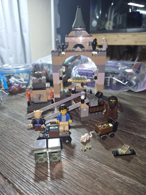 LEGO 4714 Harry Potter: Gringotts Bank - Complete w/ Manual - No Box