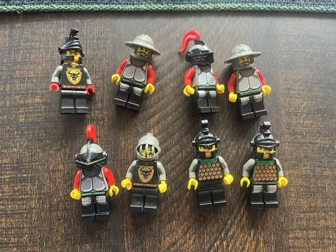 Lego Castle Bull Knights Vintage Rare Lot Of 8x Minifigures See Pics
