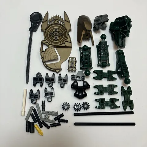LEGO BIONICLE TOA IRUINI 8762 Incomplete parts lot w Shield & Mask 41 of 53 pcs