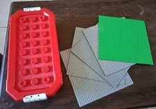 Max Lego Tub With Lots of Legos And 5 Flat Lego Plates