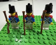 LEGO Minifigures Imperial Soldier Guard Lot of 3 Black Hats Muskets Packs