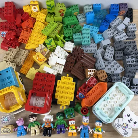 Lego Duplo Mixed 1.7kg Genuine Bundle 115x Bricks Parts Pieces and 7x Minifigure