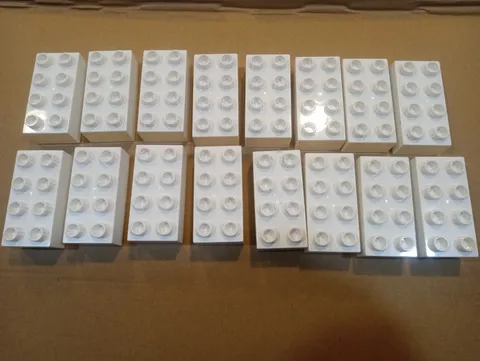 Lego Duplo  16 White 2 x 4 Bricks