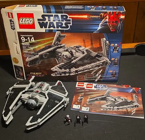 LEGO Star Wars Sith Fury-class Interceptor 9500 w/Darth Malgus Minifig