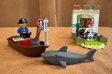 LEGO Juniors: Pirate Treasure Hunt (10679)