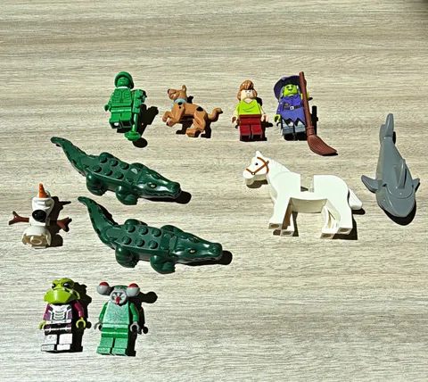 LEGO minifigure and animal lot! Read description for all included