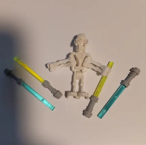 LEGO Minifigure White Droid Figure w/ 4 Blue & Green Lightsaber Accessories