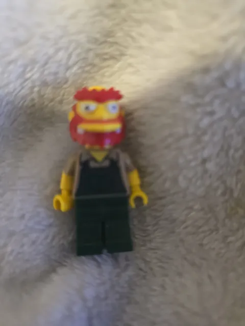Grounds Keeper Willie Lego Minifigure