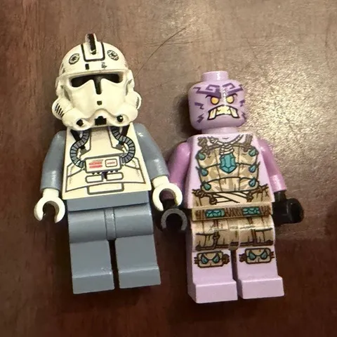 LEGO Minifigure Lot of 2: Rumble Keeper and Clobe Pilot