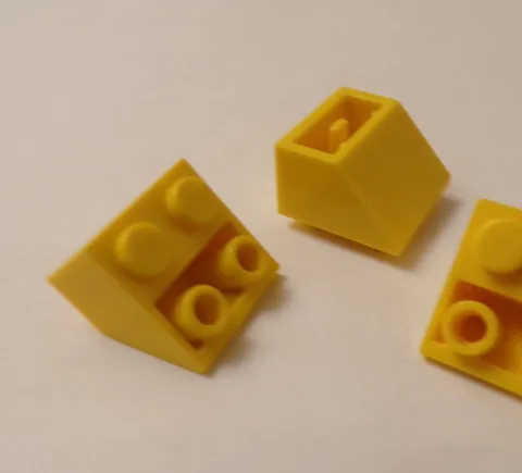 Lego x4 Yellow 2x2 Inverted 45° Sloped Bricks, Flat Bottom Pin, 3660 (028-3)