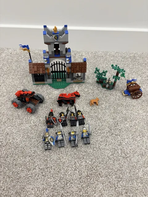LEGO Castle Gatehouse Raid (70402) & Forest Ambush (70400)