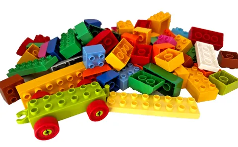 LEGO DUPLO BULK X80 brick parts lot VGC