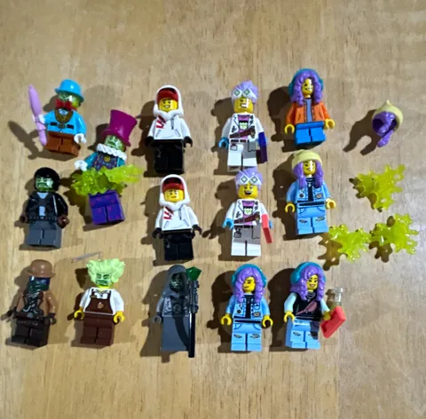 LEGO Hidden Side Minifigure Mixed Lot w/ Accessories - 14 mini figures